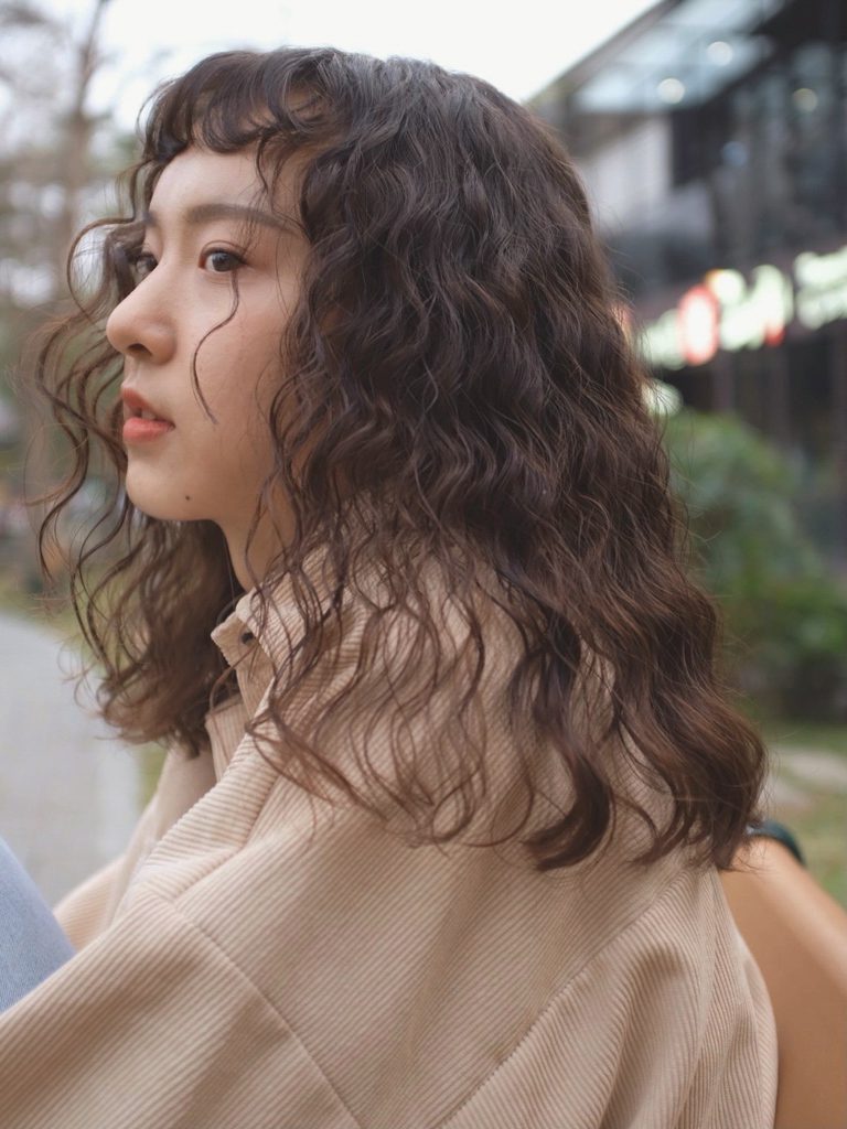 女生燙髮羊毛卷